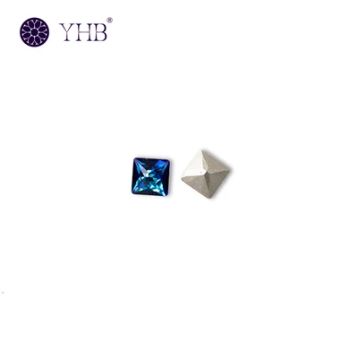 Square Point 4 Cut Fancy Stone